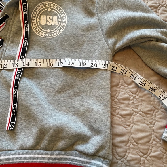 5 for $15 Cropped hoodie - Picture 4 of 6